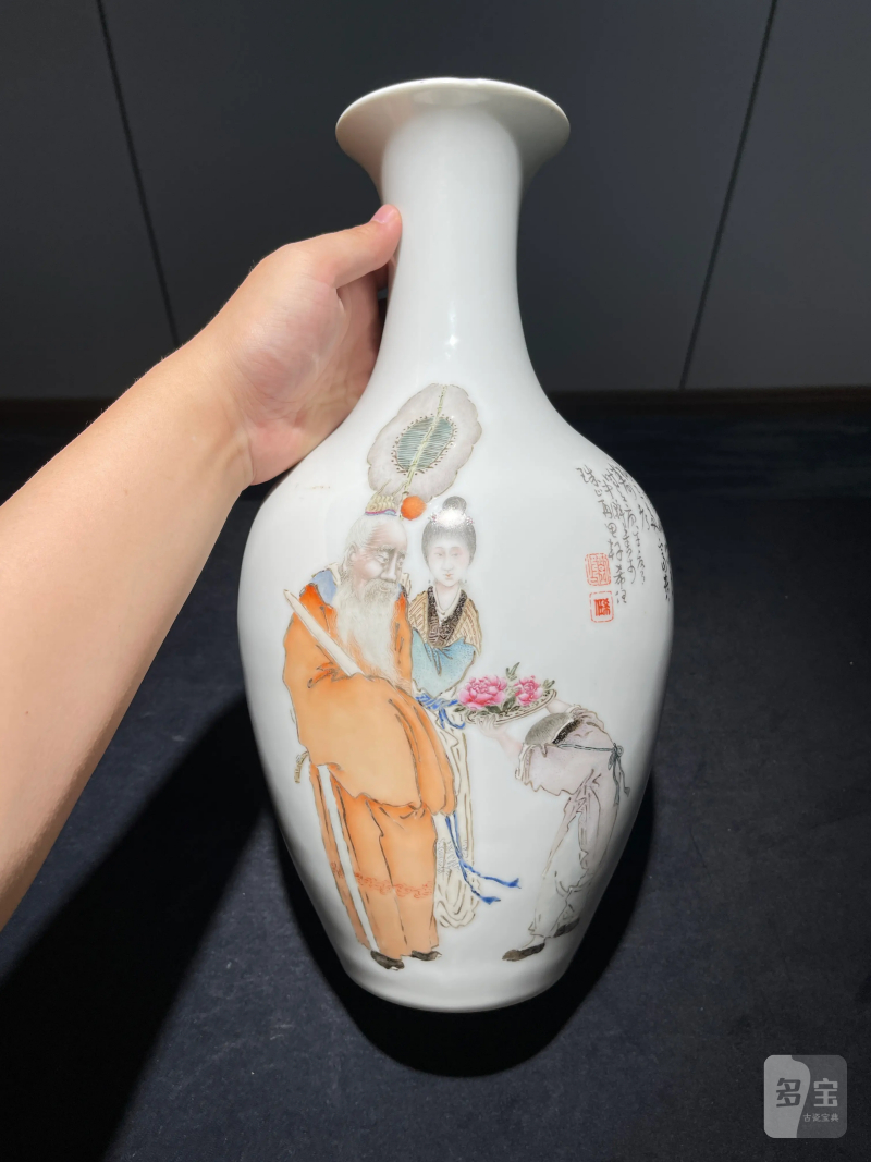 民国 刘希任画粉彩人物纹瓶 - 图2